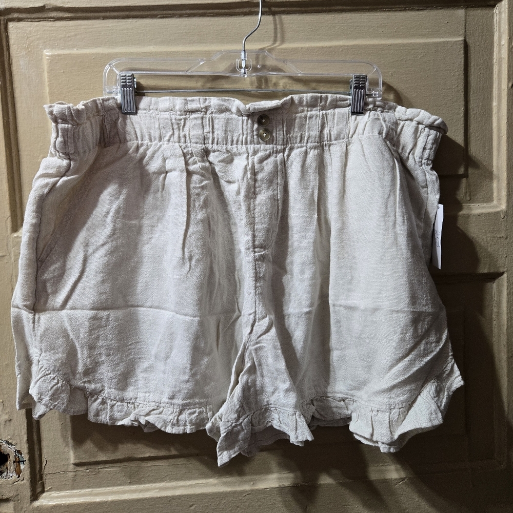 Time & Tru Linen Blend Ruffle Loose Fit Beige Shorts NWT Size: XXXL (22)
